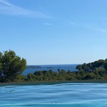 By Elodie Vue Mer&piscine * Hyères