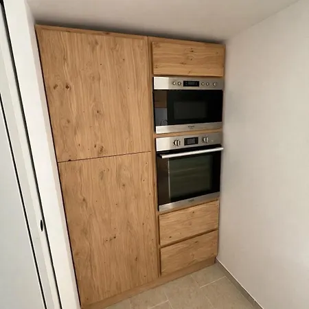 By Elodie Vue & Piscine *