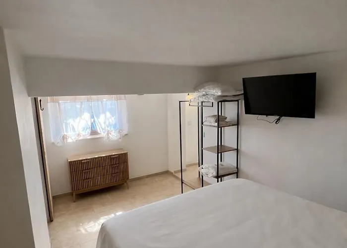 By Elodie Vue & Piscine *