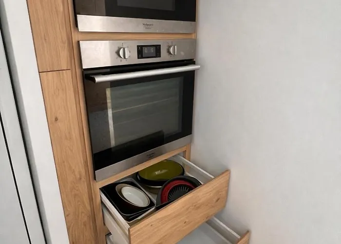 By Elodie Vue & Piscine