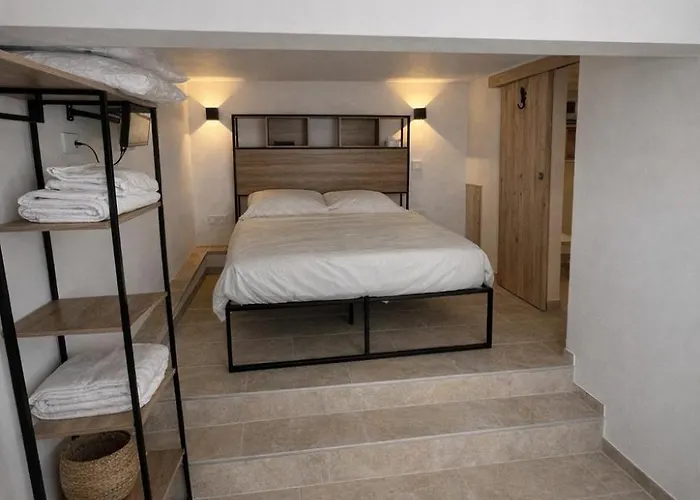 By Elodie Vue & Piscine *